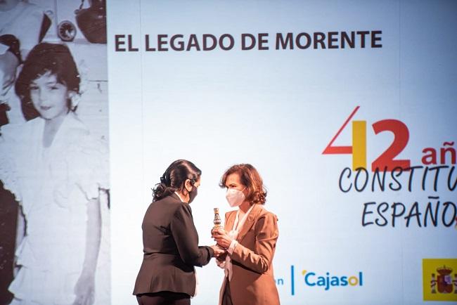 Aurora Carbonell con Carmen Calvo. Aurora Carbonell con Carmen Calvo.