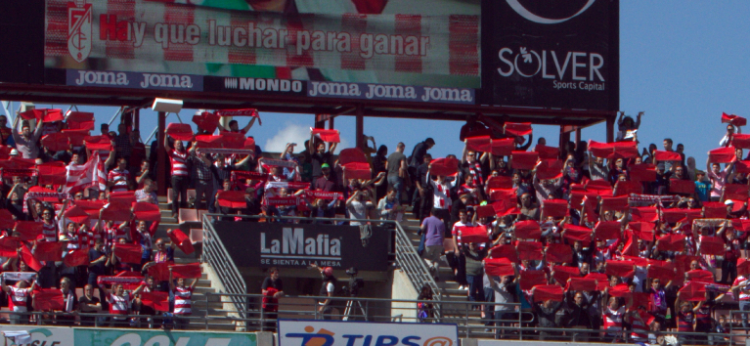 La grada de Los Cármenes en un encuentro de liga.