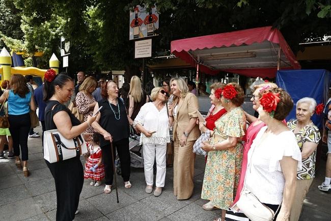 La alcaldesa, este lunes, en la Plaza Bib-Rambla.