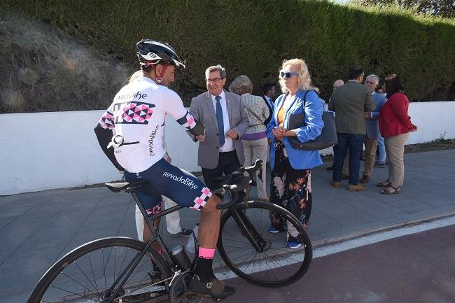 El presidente de la Diputación ha visitado este martes el tramo del carril bici.
