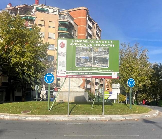 Cartel que informa de las obras de remodelación.