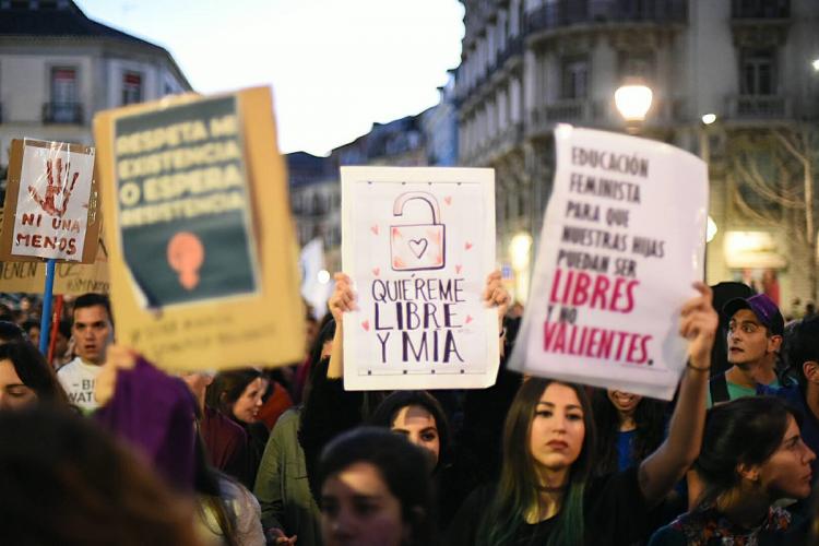 Detalle de algunas de los mensajes que se han reivindicado durante la manifestación. 