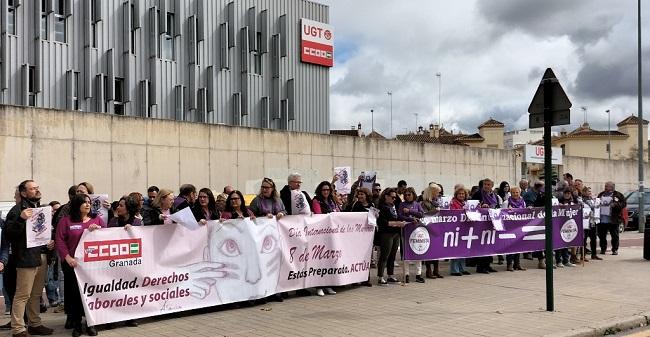 Concentración, este miércoles, ante la sede sindical.