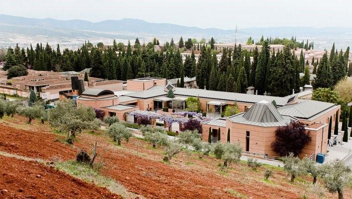 Emucesa ha presentado formalmente el proyecto a la Alhambra. Emucesa ha presentado formalmente el proyecto a la Alhambra.