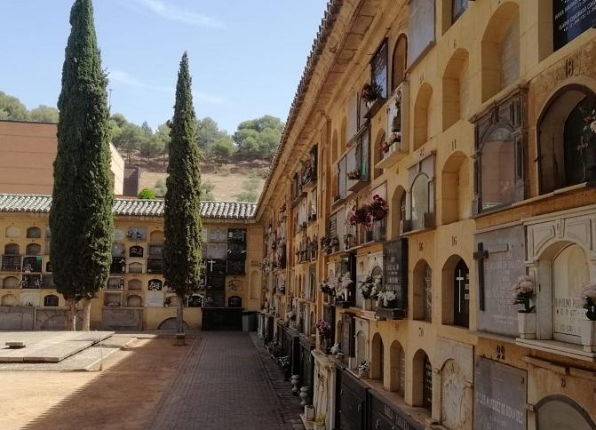 Nichos en el cementerio granadino de San José. 