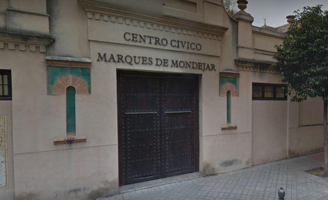 Centro cívico Marqués de Mondéjar. 