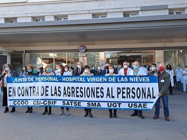 Imagen de una concentración contra las agresiones a profesionales sanitarios.