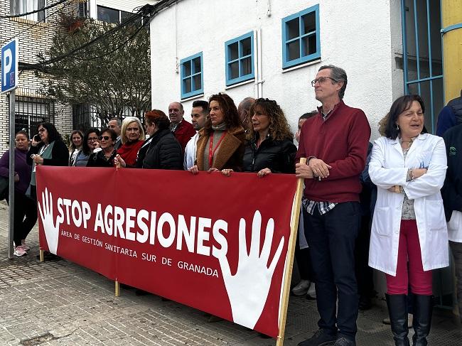 Concentración para rechazar las agresiones celebrada en Motril.