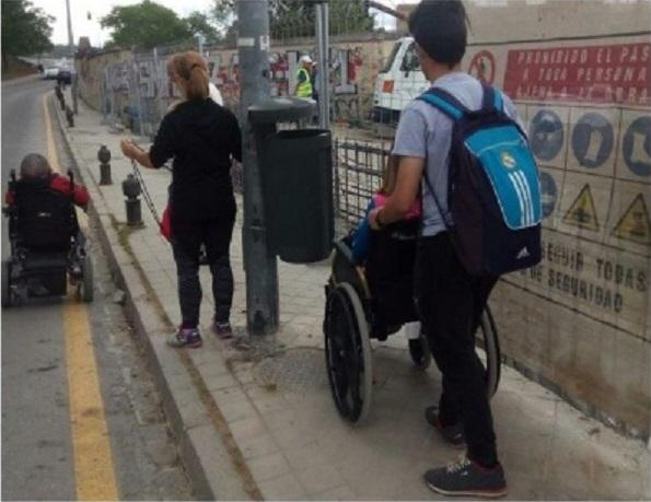 Imagen que constata las dificultades de tránsito por la zona. Imagen que constata las dificultades de tránsito por la zona.