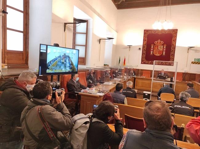 Inicio del juicio con jurado popular contra un hombre acusado de asesinar a su pareja en Dúrcal.