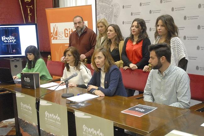 Representantes de la Fundación Secretariado Gitano, junto a ediles, en la presentación de la iniciativa. Representantes de la Fundación Secretariado Gitano, junto a ediles, en la presentación de la iniciativa.