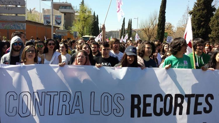 La manifestación ha partido de la Plaza Einstein y ha finalizado a las puertas de Educación.