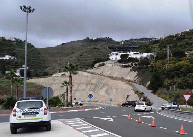 Control de la Policía Local en los accesos a Almuñécar desde Autovía. 