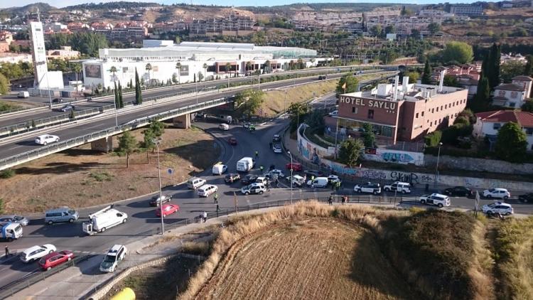 Momento de la detención del presunto autor del disparo que acabó con el guardia civil.