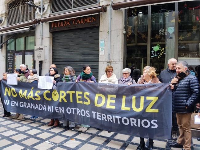 Nueva movilización contra Endesa por los cortes de luz a clientes que pagan sus recibos.