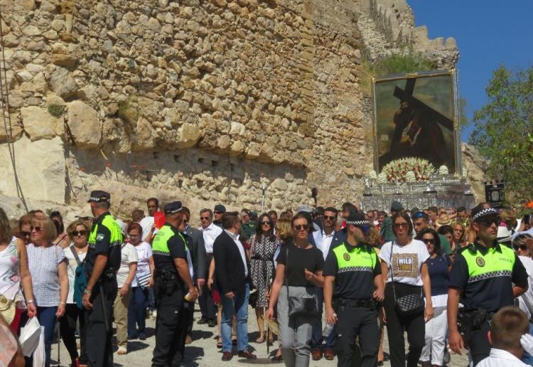 Un momento de la procesión en Moclín. 