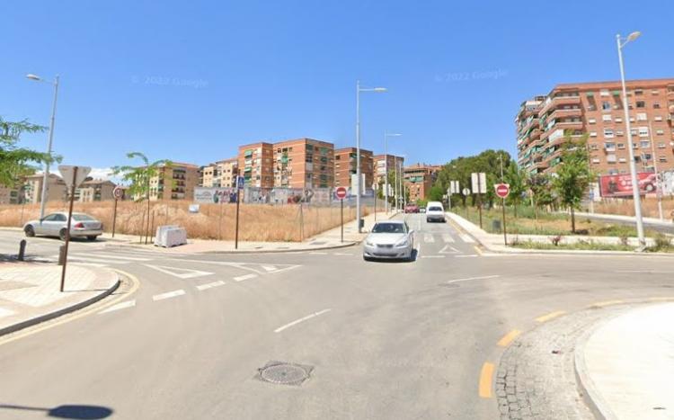 El accidente ha ocurrido en la Avenida de las Alpujarras. 