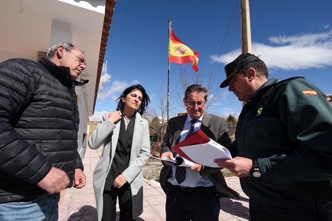 El presidente de la Diputación y la subdelegada del Gobierno en las instalaciones de Gor. 