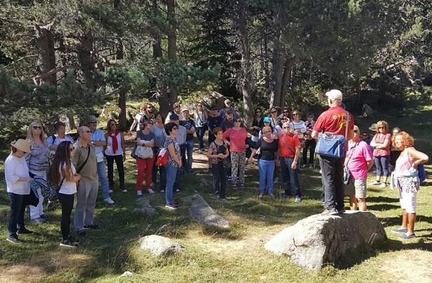 Vecinos de Cúllar Vega, en el Pirineo. 