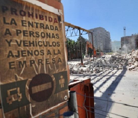 Trabajos de demolición de las cocheras. 