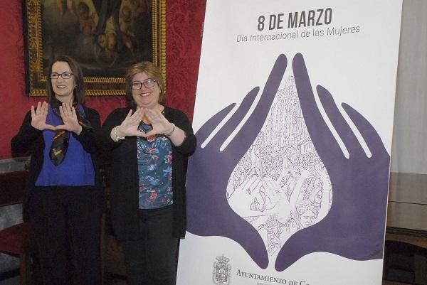 La concejala Ana Muñoz con la responsable del servicio de Igualdad Milagros Mantilla.