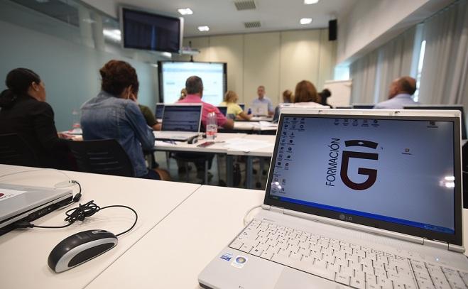 La formación presencial ha dejado paso a los cursos desde casa. 