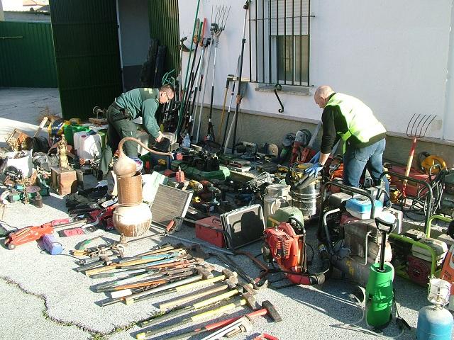 Entre los efectos recuperados hay un sinfín de herramientas y máquinas.