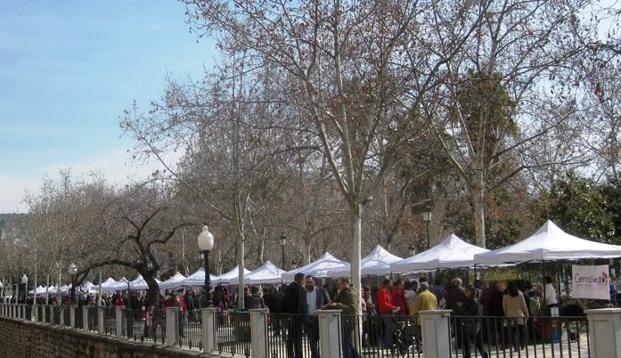 Vista del Ecomercado Sur, junto al río Genil. 