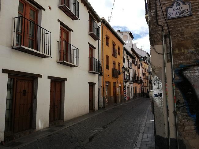 Las calles se encuentran en el entorno de Elvira.