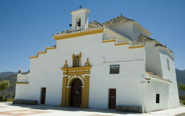 Ermita Nueva de la Virgen de las Nieves, a las afueras de Dílar Ermita Nueva de la Virgen de las Nieves, a las afueras de Dílar.