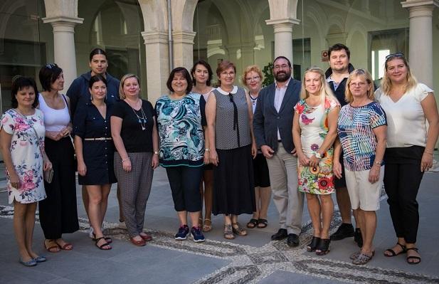 Delegación de Eslovaquia, en el edificio de la Normal. 