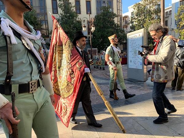 El concejal socialista Jacobo Calvo ha portado el estandarte real.