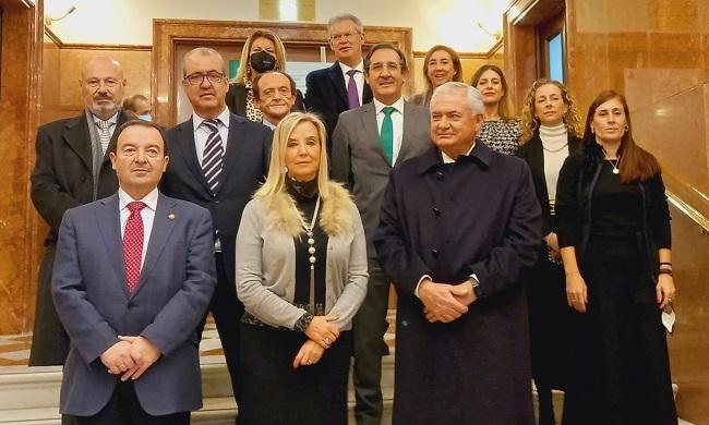 La fiscal Superior, Ana Tárrago, con fiscales de Andalucía.