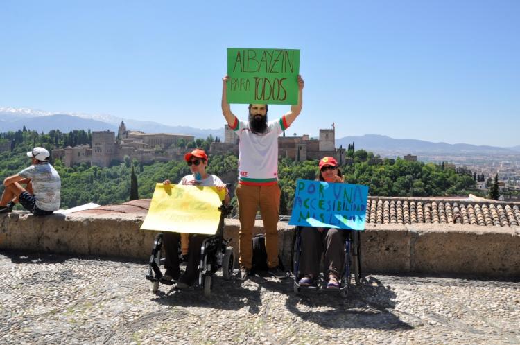 La marcha partió del Mirador de San Nicolás