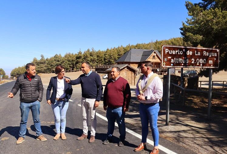 Representantes del PP en el Puerto de la Ragua. 