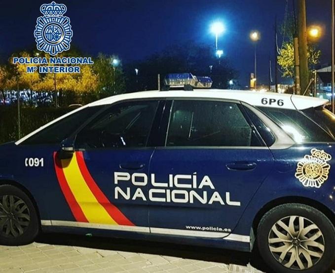 La Policía busca aún a otros tres atracadores.