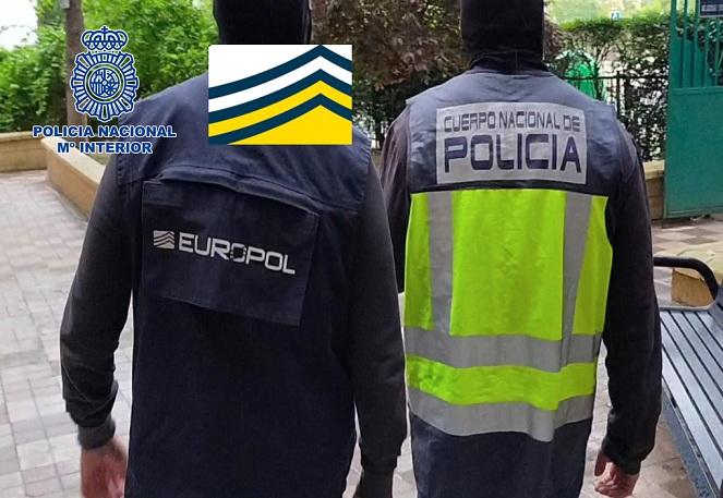 Agentes de Policía y Europol, durante la operación Agentes de Policía y Europol, durante la operación.