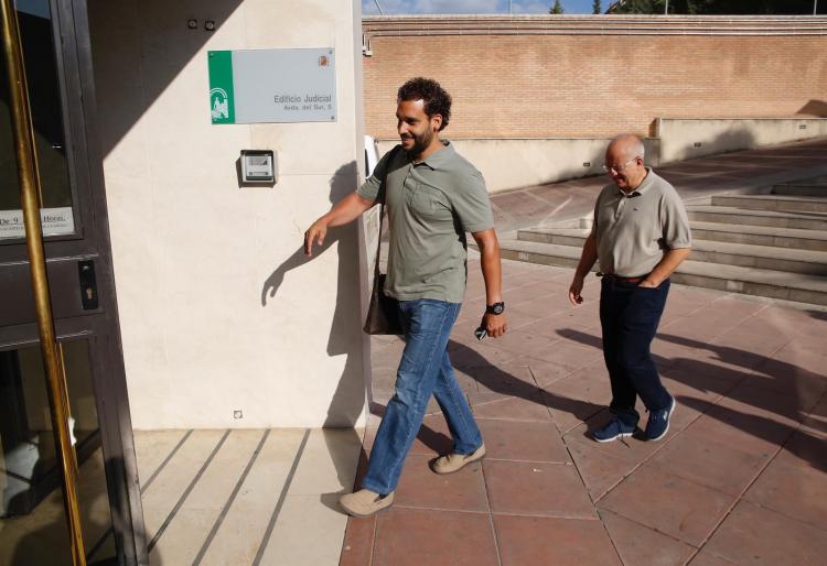 Jesús Candel entra en los juzgados de la Caleta. 