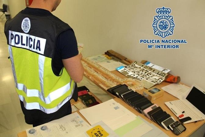 Material intervenido a los detenidos. 