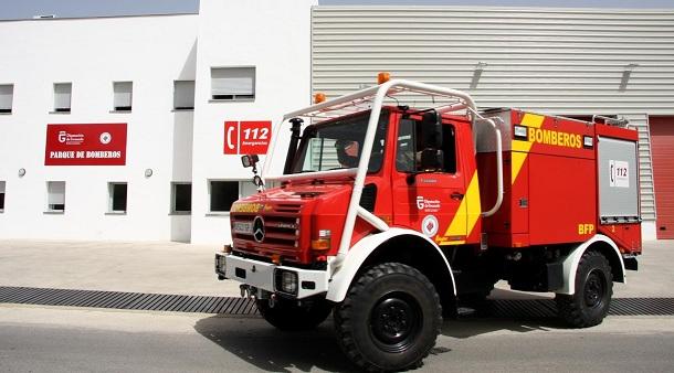 Vehículo de extinción de incendios del Consorcio Provincial de Bomberos.