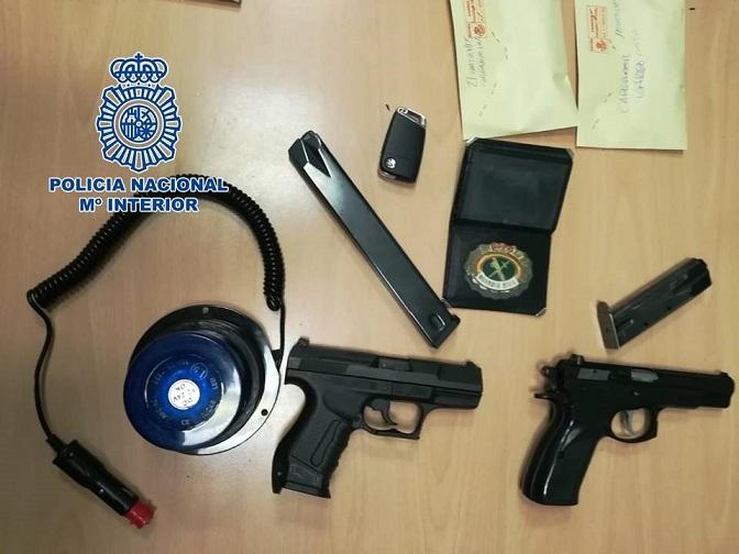 Armas y resto de material intervenido Armas y resto de material intervenido.