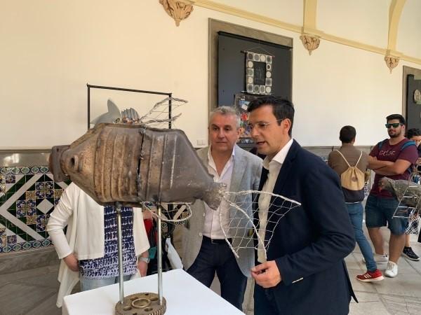 La muestra está en el patio del Consistorio de la capital.