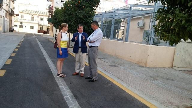 Una de las calles remodeladas, junto a la Biblioteca de Las Palomas. 