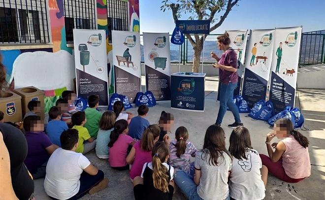 Uno de los talleres en el colegio de Nevada, en la Alpujarra.