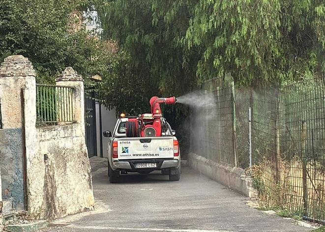 Labores de fumigación este sábado en Pinos Puente.