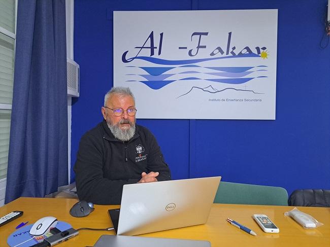 Francisco Carrión, al inicio de la charla en el IES Al-Fakar.