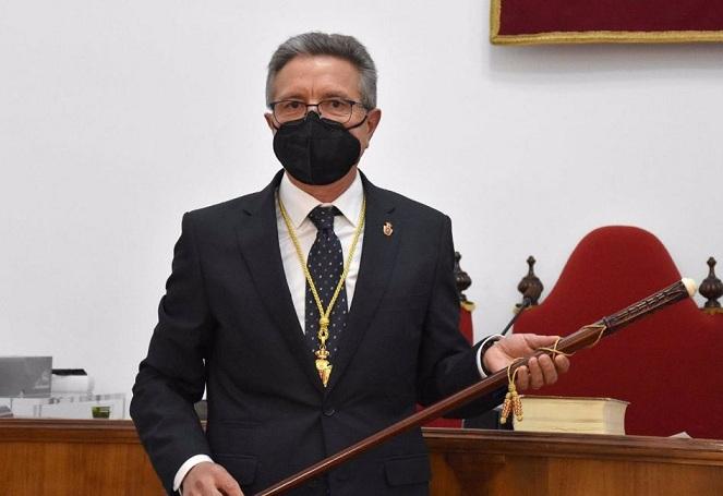 El alcalde de Baza, Manuel Gavilán, en su toma de posesión. 