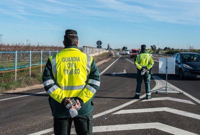 La Guardia Civil en un control. La Guardia Civil en un control.