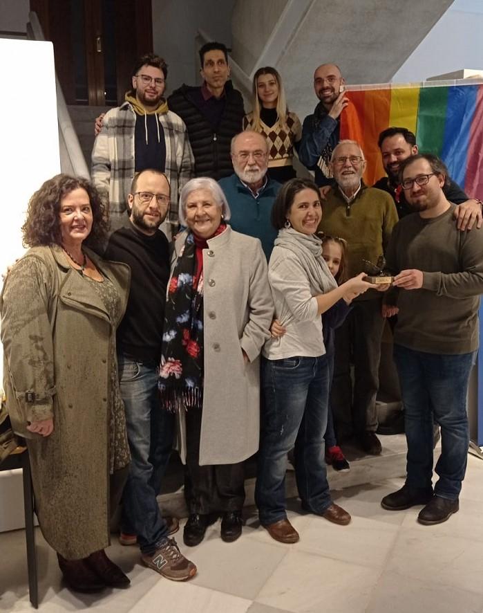 Foto de familia tras la entrega del Premio Carlos Cano. 