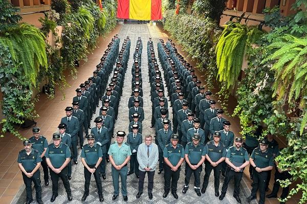 Guardias civiles este martes en la Comandancia.